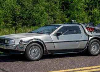 Top Reasons for Continued Interest in Back to the Future DeLorean Replicas in 2024 news-13102024-002454