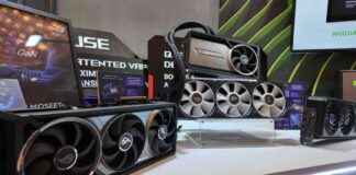 comparing-rtx-5090-founders-edition-vs-asus-rog-astral-cards-size-matters