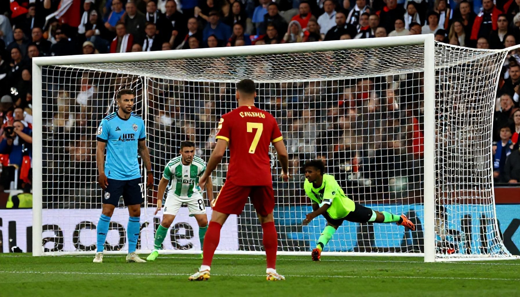 5 Ways to Catch Every Goal in Today’s Biggest Matches*